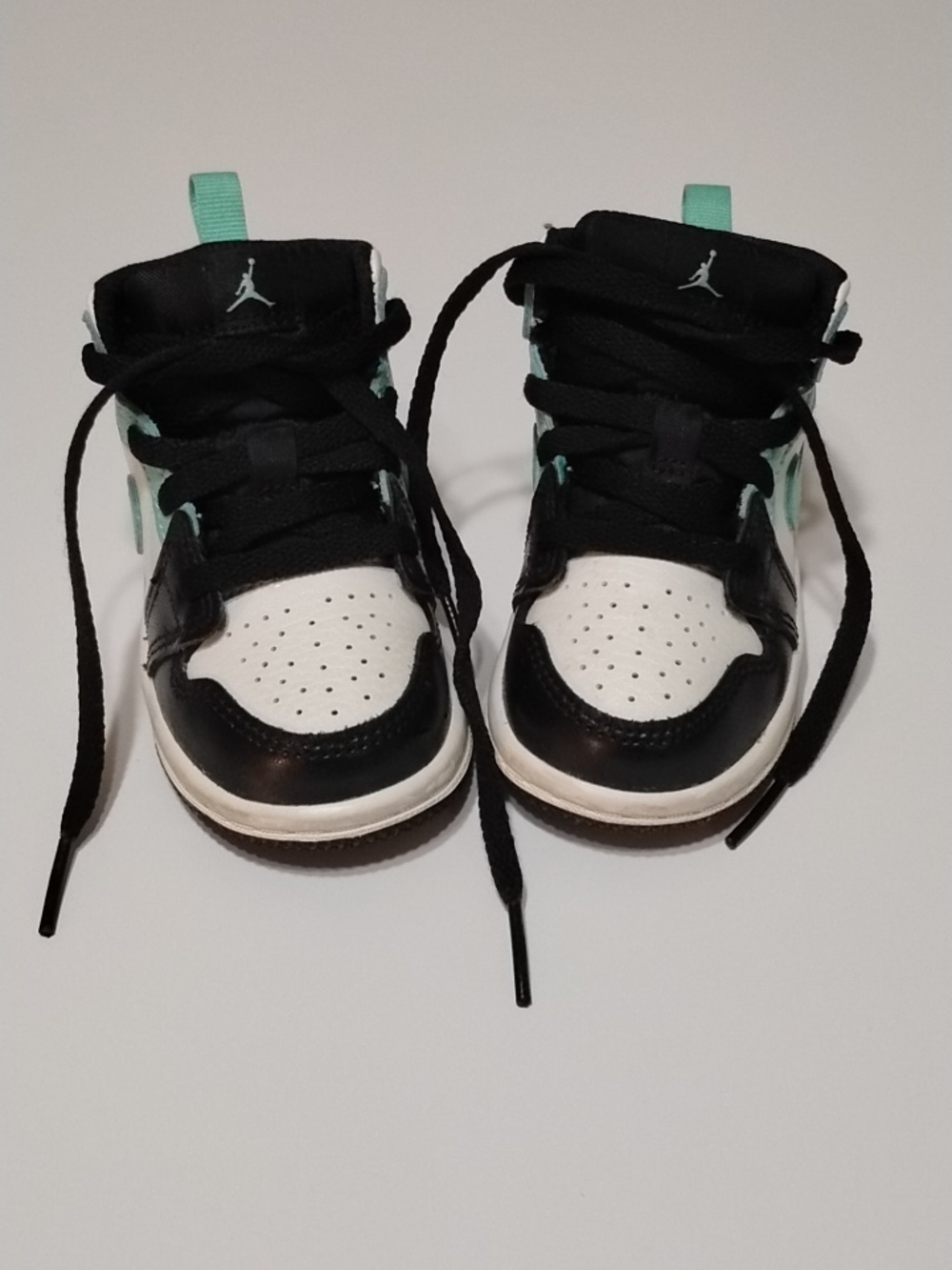 Air Jordan 1 Mid TD Sneakers For Toddlers Sz 5